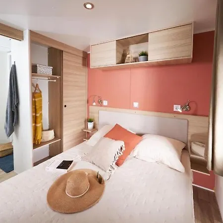 אתר קמפינג Mobile 3 2 Salles De Bains Dans 4 Etoiles Aux Charmettes Mh K168 לס מתה