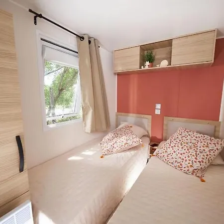 אתר קמפינג Mobile 3 2 Salles De Bains Dans 4 Etoiles Aux Charmettes Mh K168