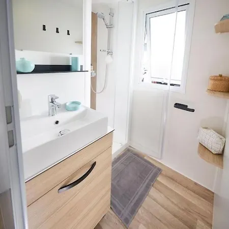 Mobile 3 2 Salles De Bains Dans 4 Etoiles Aux Charmettes Mh K168 אתר קמפינג