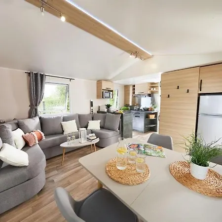 Campsite Mobile 3 2 Salles De Bains Dans 4 Etoiles Aux Charmettes Mh K168 Les Mathes