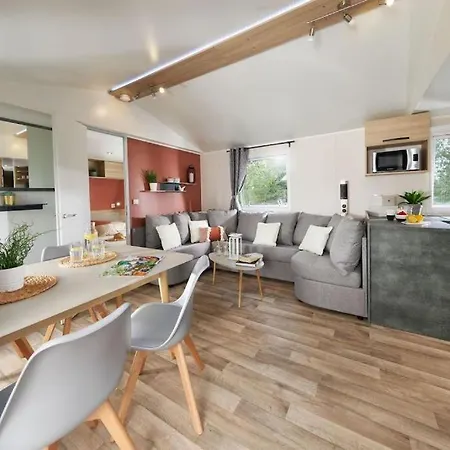 营地 Mobile 3 2 Salles De Bains Dans 4 Etoiles Aux Charmettes Mh K168